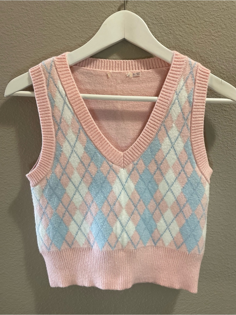 Women’s Argyle Knit V-Neck Sweater Vest - Pink